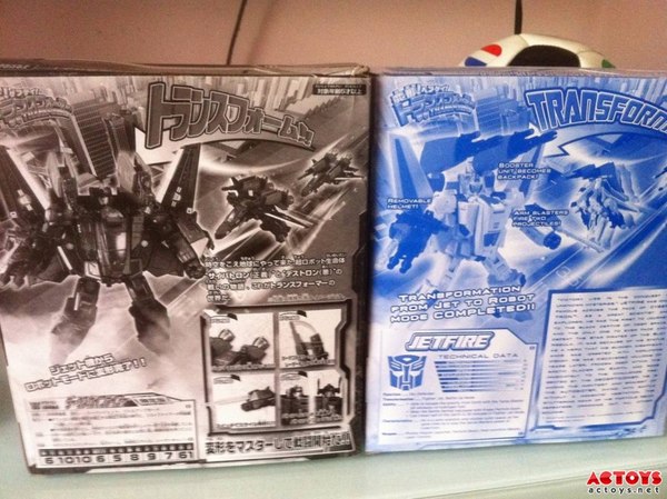 First Looks At Cybertron Con 2013 Henkei Jetfire Out Of The Box Images Show Exclusive Figure Details  (7 of 15)